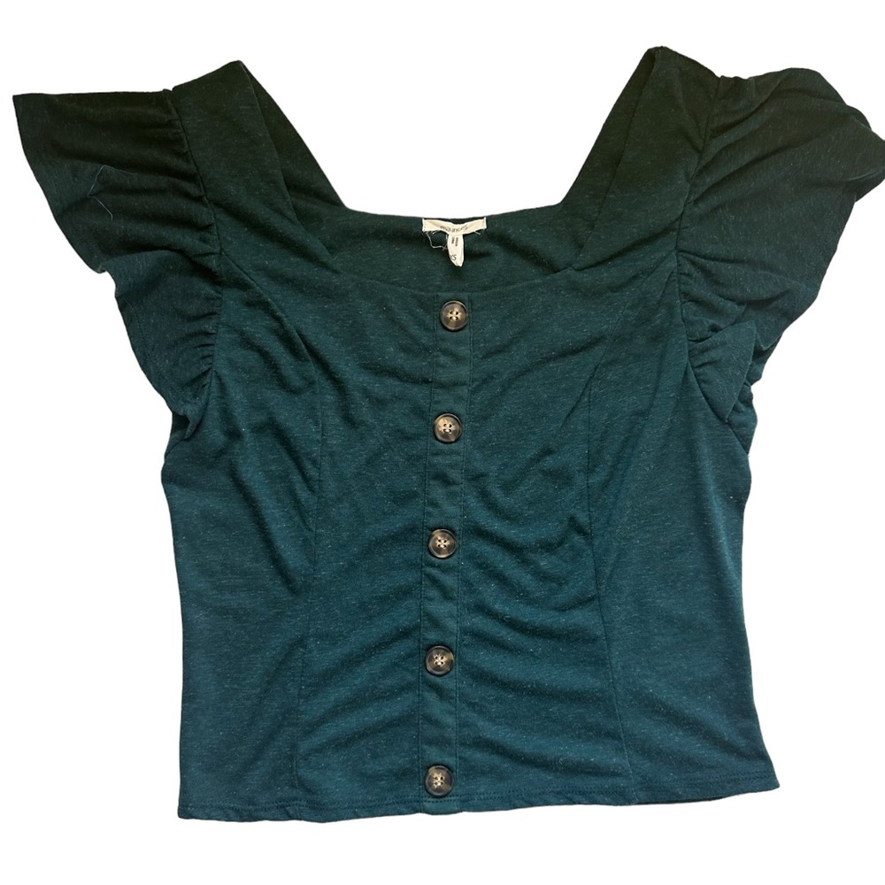 Maurice’s green faux button cap sleeve top spring summer